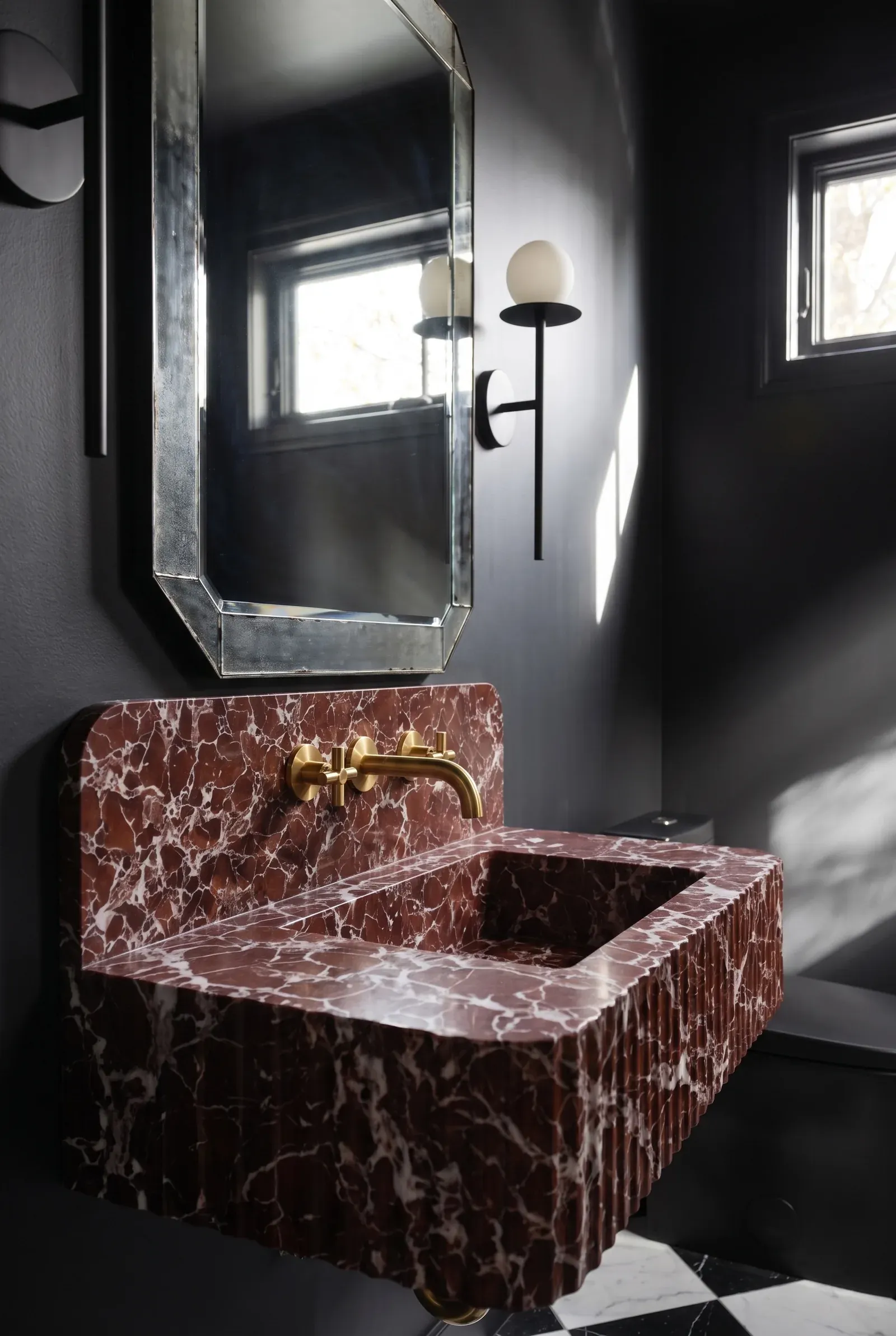 bathroom-remodel-westlake-austin-travertine-guest-bath-01